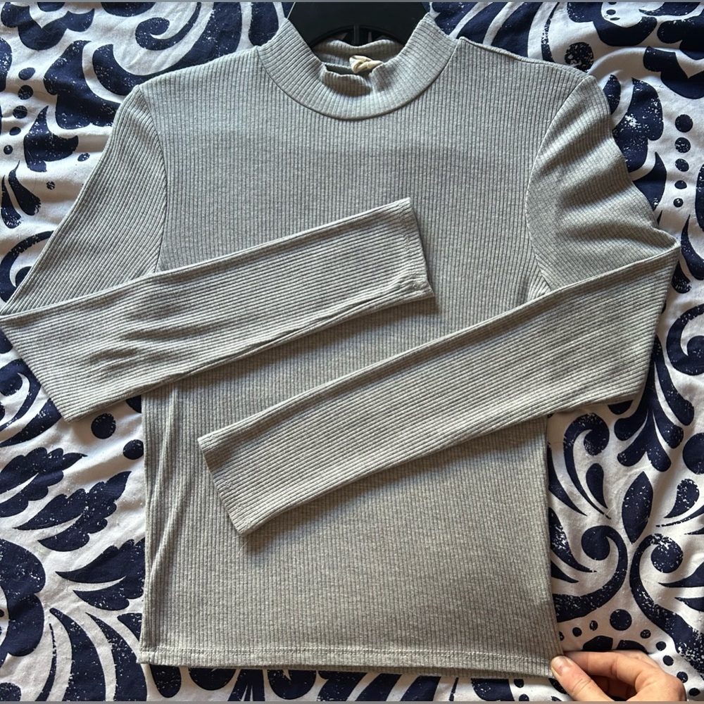 Sky and Sparrow Long Sleeve Grey Turtle Neck L